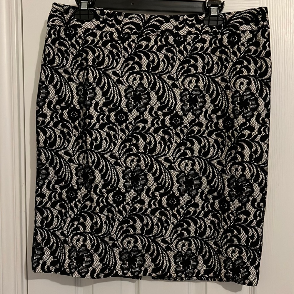 Worthington Lace Flower Print Skirt.